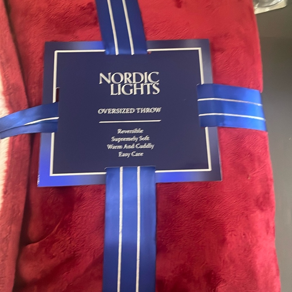 Super soft oversized brand new throw